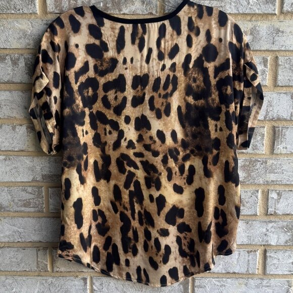 Sofia Made in Italy Short Sleeve V-Neck Animal Print Blouse Women's Size M - Picture 2 of 7
